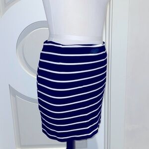 Banana Republic size 4 zip side skirt in stretch fabric